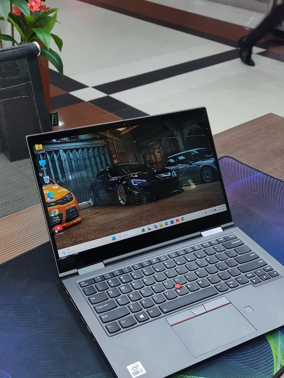 Lenovo ThinkPad X1 Yoga Gen 5 Intel Core i7 - 10th Generation x360 Toucscreen with Pen